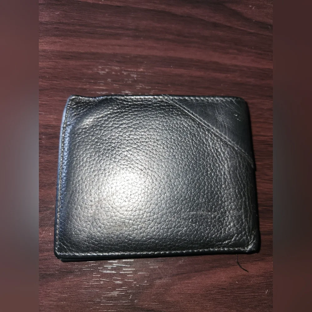 GUESS Men's Monterrey Billfold Wallet